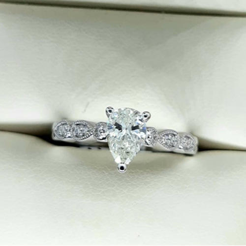 18kt White Gold Engagement Ring with Pear Shape Diamond